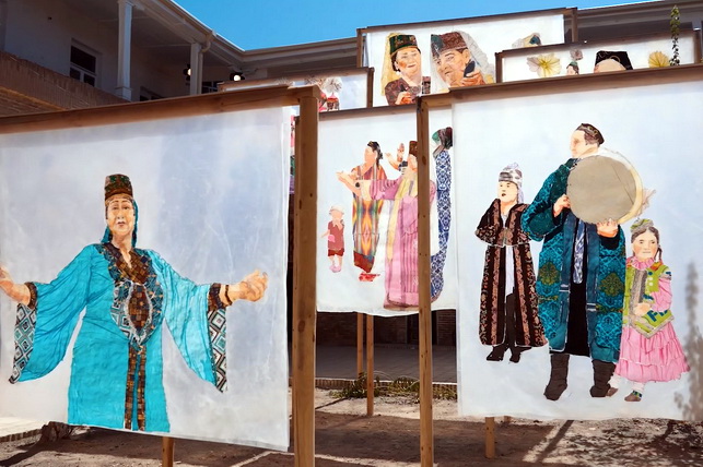 В Бухаре открылась первая Международная биеннале современного искусства «Рецепты для разбитых сердец»