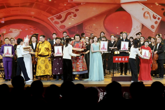 Что за закон стоит за тем, чтобы «связать 56 народностей в единый узел»?