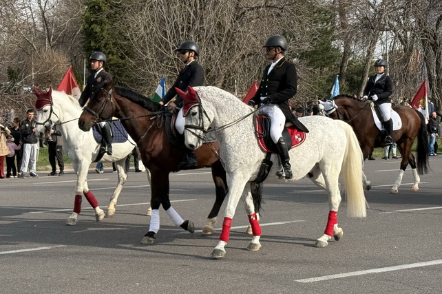 В Ташкенте состоялся конный парад, посвящённый празднику Навруз