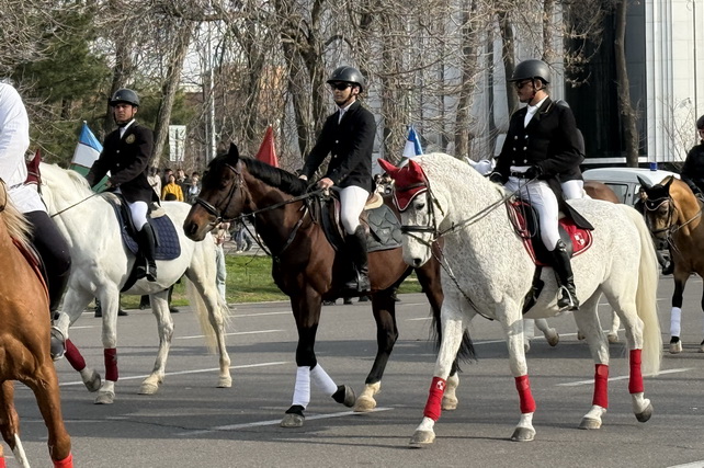В Ташкенте состоялся конный парад, посвящённый празднику Навруз