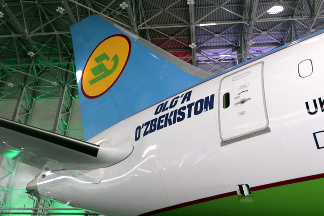 «Белый волк» в небе: Uzbekistan Airways представила футбольный Dreamliner Узбекистана