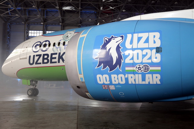«Белый волк» в небе: Uzbekistan Airways представила футбольный Dreamliner Узбекистана