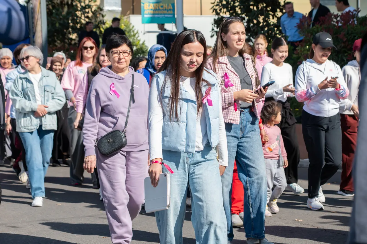 Дистанция солидарности: в Ташкенте около 450 человек вышли на забег в поддержку женщин с раком молочной железы