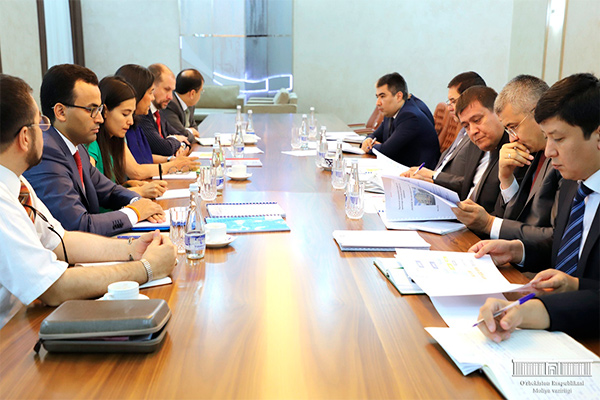 Jamshid Kuchkarov receives delegation of Veolia