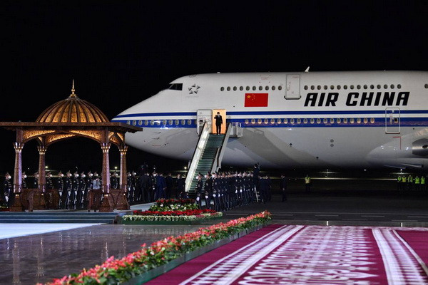 President of the People’s Republic of China arrives in Samarkand