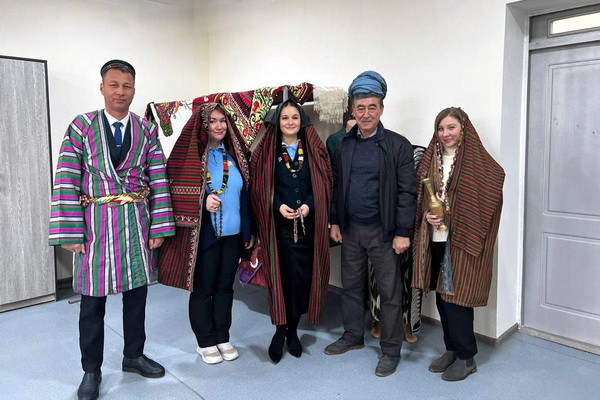 Russian language ambassadors organized an expedition to Uzbekistan