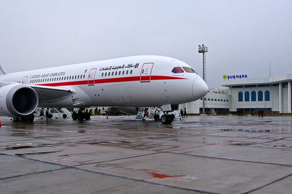 Аэропорт «Бухара» впервые принял лайнер Boeing-787 Dreamliner