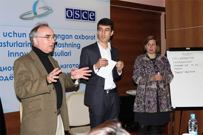 Международные эксперты проводят тренинг для журналистов из Узбекистана