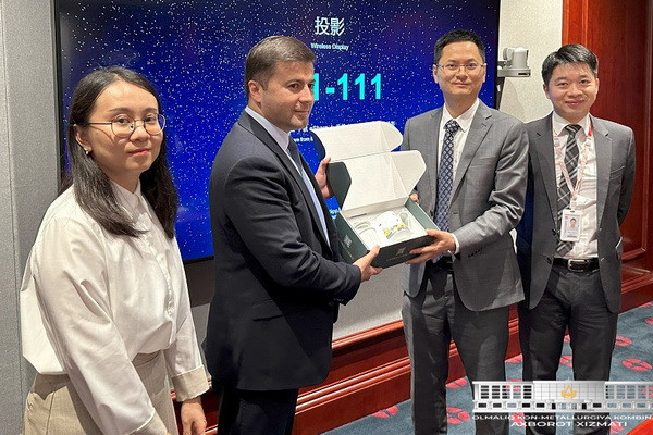 AGMK specialists visit Huawei in China