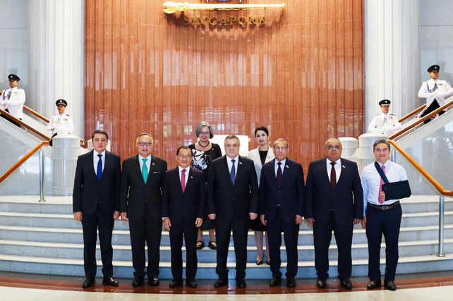 Делегация парламента Узбекистана завершила визит в Сингапур