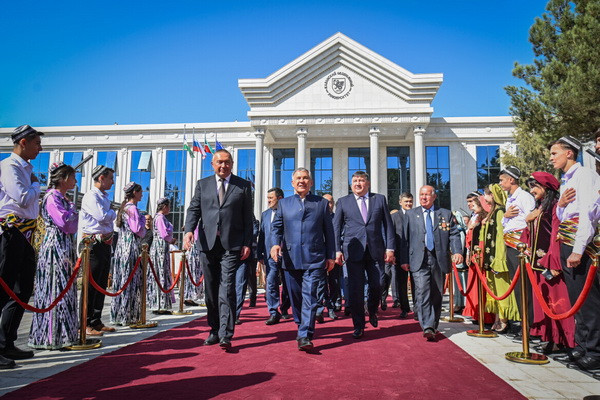 President of Tatarstan opens the first foreign branch of KFU in Uzbekistan