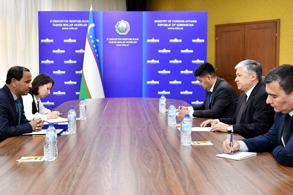 Замглавы МИД Узбекистана принял Посла Бангладеш