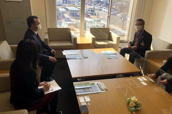 Uzbek officials holds talks with the mayor of the city of Azumino