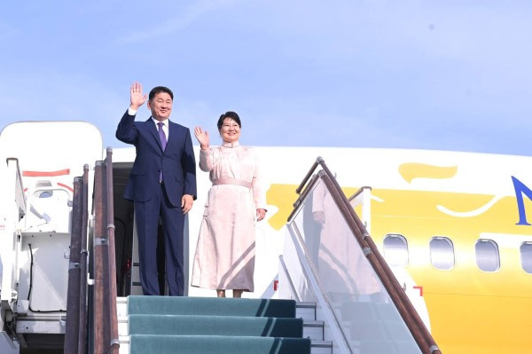 President of Mongolia arrives in Uzbekistan