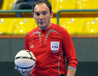 Shukhrat Pulatov officiates match of AFC Club Futsal Championship 2013 Zone 2 Qualifiers