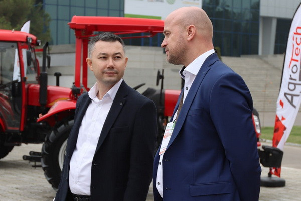 Вице-президент John Deere Walldorf International GmbH посетил выставочный павильон «Agrotech Klaster»в рамках «AgroExpo Uzbekistan - 2023»