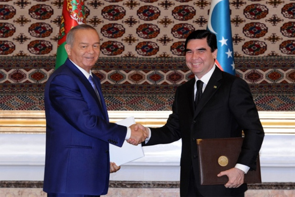 Глава Узбекистана завершил свой визит в Туркменистан