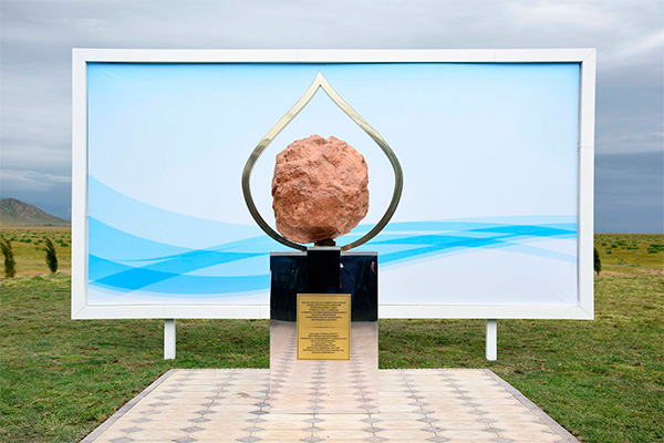 President lays first stone of a new oil refinery