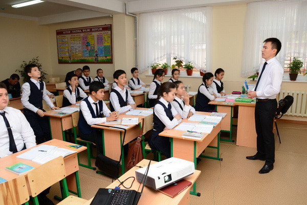 How many students are there in schools in Tashkent?