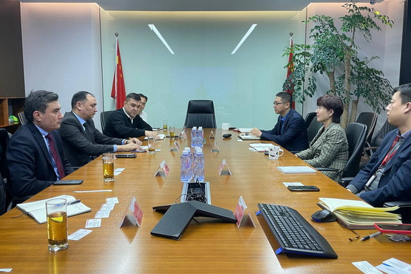 Делегация Узбекистана провела переговоры с руководством Jiayou International