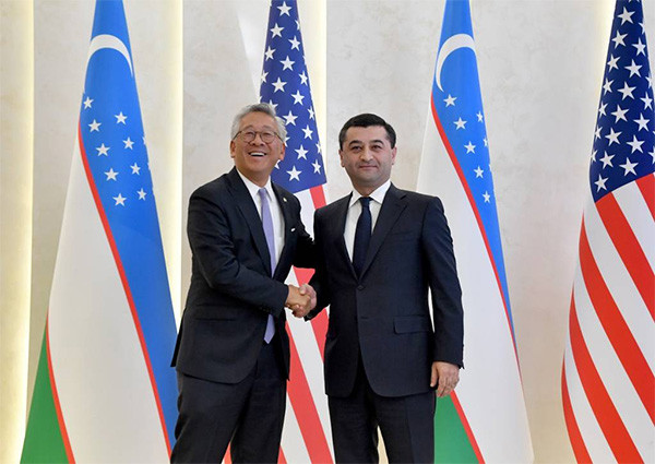 Министр иностранных дел провёл встречу с делегацией США