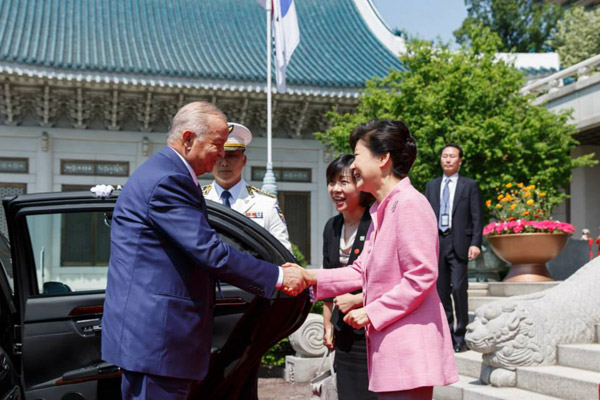 Photo: Uzbek President visits South Korea