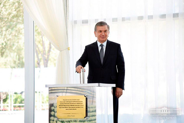 Shavkat Mirziyoyev lays first stone in foundation of a casting-rolling complex