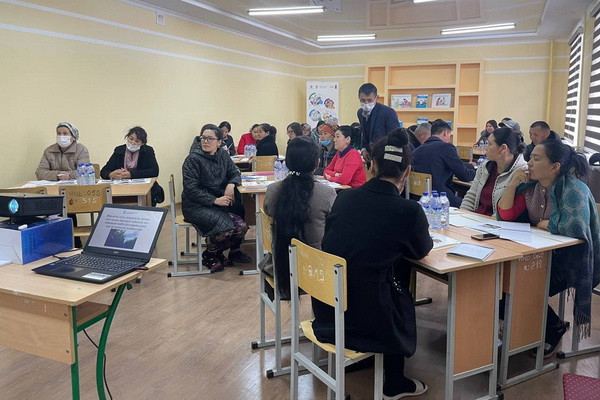 ФАО Оролбўйи минтақасида боғдорчиликнинг инновацион усуллари ва сувни тежайдиган технологиялардан фойдаланишни тарғиб қилмоқда