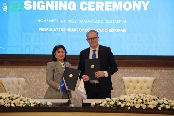Aloqabank and ADB sign a loan agreement for US$20 million.