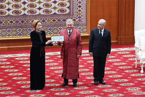 Shavkat Mirziyoyev visits Turkmen State University named after Magtymguly