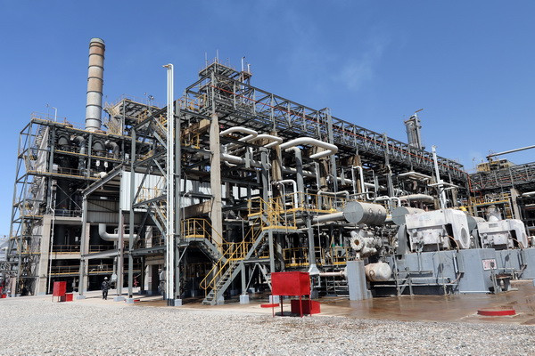 Представители СМИ и блогеры ознакомились с процессом производства нефтепродуктов на Бухарском нефтеперерабатывающем заводе