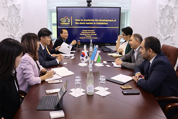 UZSE, KRX officials hold talks