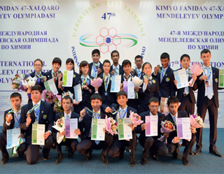 Узбекистан занял первое место в общекомандном зачете на Менделеевской олимпиаде
