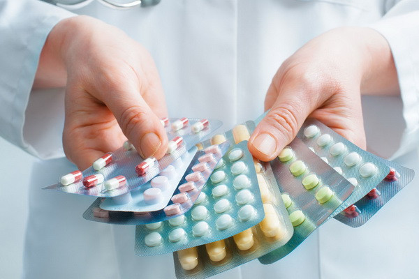The experience and solutions to the main problems of the pharmaceutical industry studied