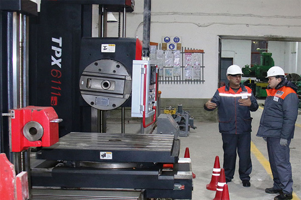 «Ахангаранцемент» ввел в эксплуатацию новый высокоточный фрезерный станок