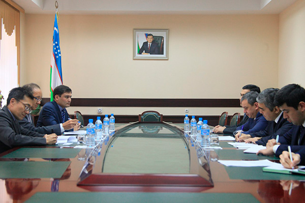 Ministry of Foreign Trade, ESCAP officials discuss development of cooperation