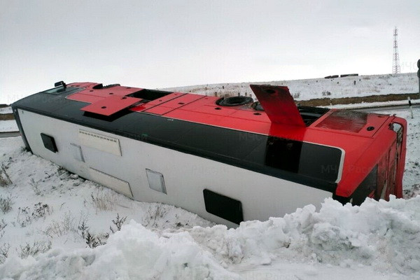 Bus with 29 passengers heading to Uzbekistan overturned in Russia