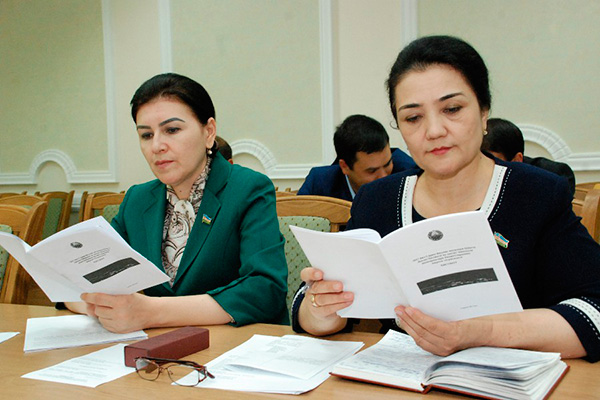 Члены фракции УзЛиДеП рассмотрели исполнение Государственного бюджета
