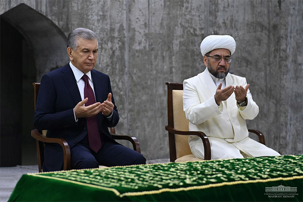 Президент посетил комплекс Имама Бухари
