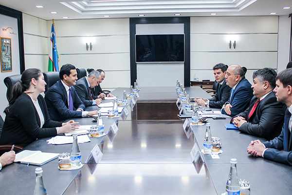 Министр инвестиций и внешней торговли принял делегацию ЕБРР