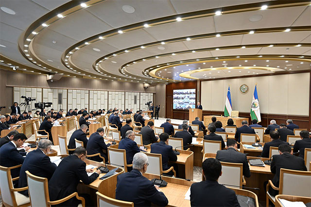 Mirziyoyev: «Muammolar ko‘rsatmalarni emas — yechimlarni kutyapti»