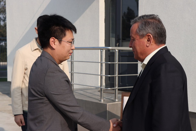 Андижан привлекает китайские инвестиции для производства высококачественных ковров