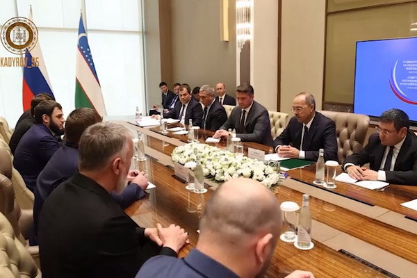 Делегация Чечни во главе Рамзана Кадырова прибыла в Узбекистан