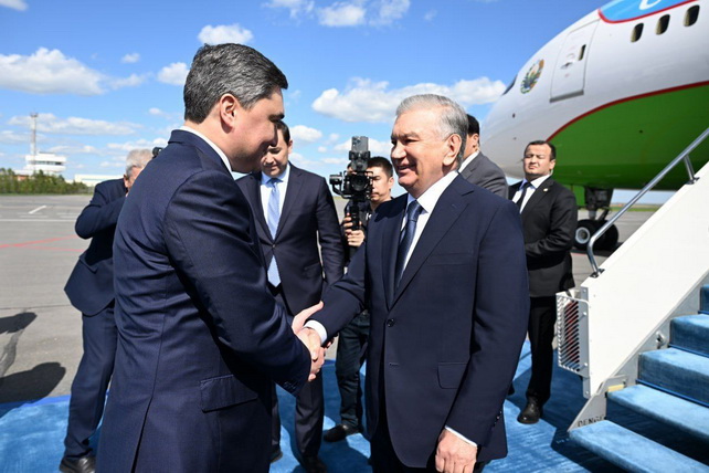 President of Uzbekistan arrives in Astana