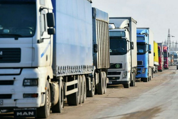 Uzbek truckers fell under the arbitrariness of Ukrainian nationalists