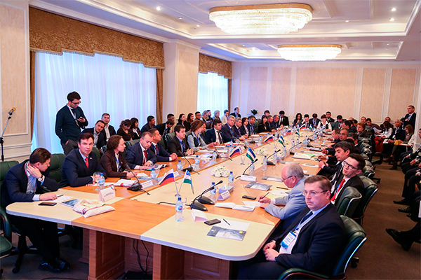 Текстильщики Узбекистана и России подписали три соглашения о сотрудничестве