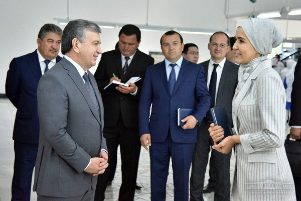 Президент: аёлларни рози қилиш давлатимизнинг энг катта сиёсати