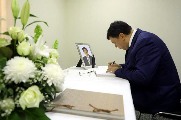 Aziz Abdukhakimov honored the memory of Shinzo Abe