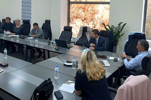 Seminar on creating a Geoportal of Central Asia takes place