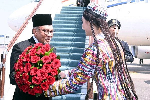 Prime Minister of Malaysia arrives in Uzbekistan on an official visit